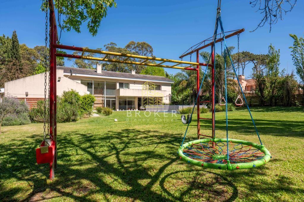 Venta y alquiler anual de impresionante casa de 400 m2 en b