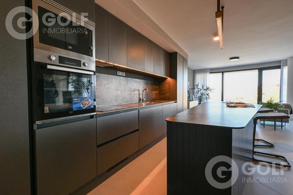 Venta / Alquiler de apartamento de 3 dormitorios en COSMOS