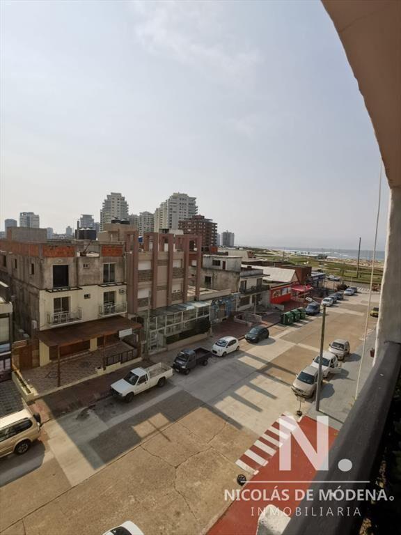Apartamento en Peninsula de 3 dormitorios + dependencia en