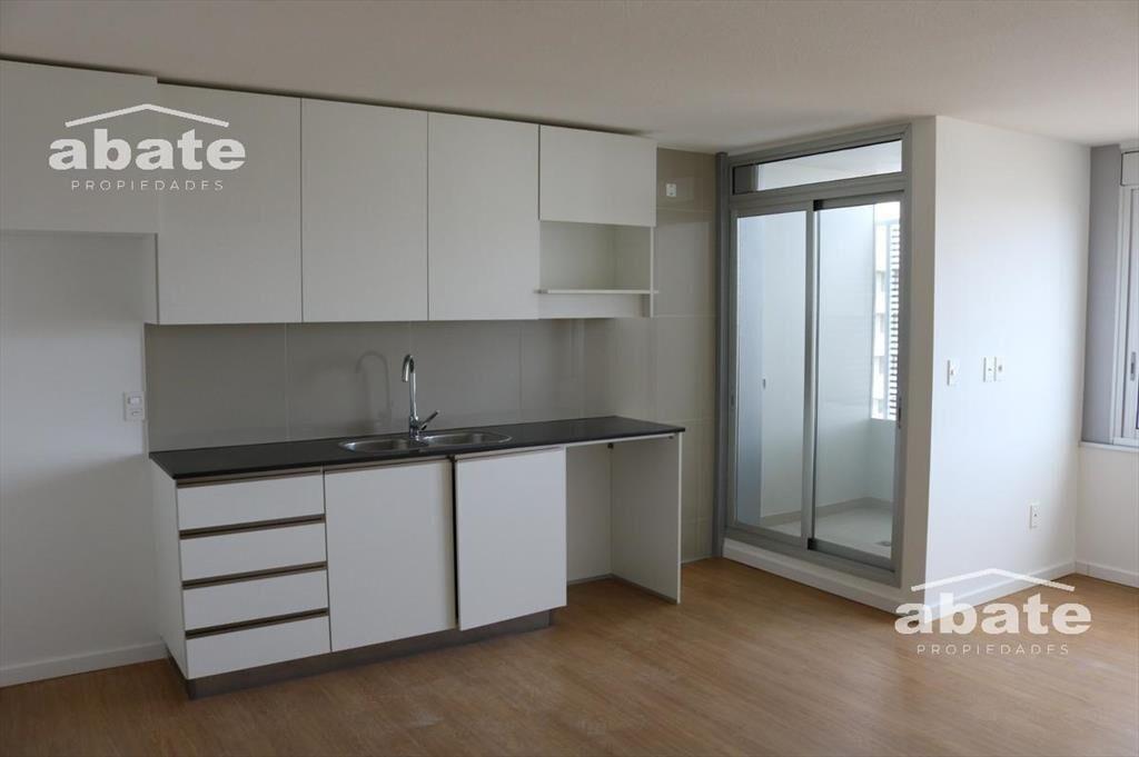 Venta apartamento 1 dormitorio en Piso alto con renta
