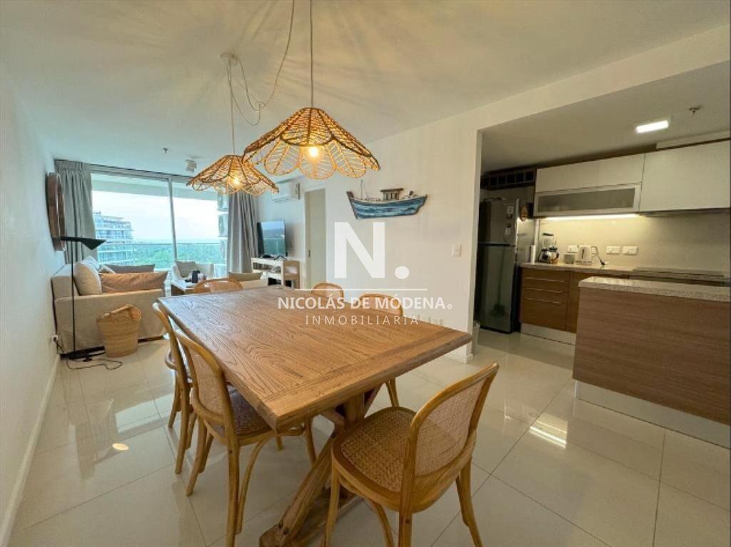 Alquila y vende apartamento de 3 dormitorios con vista al m