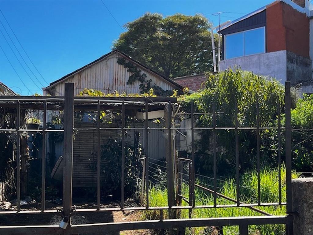 Venta terreno con mejoras en Aires Puros
