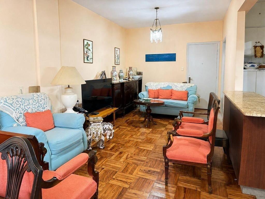Venta apartamento 2 dormitorios, 2 baños y balcón en Parque