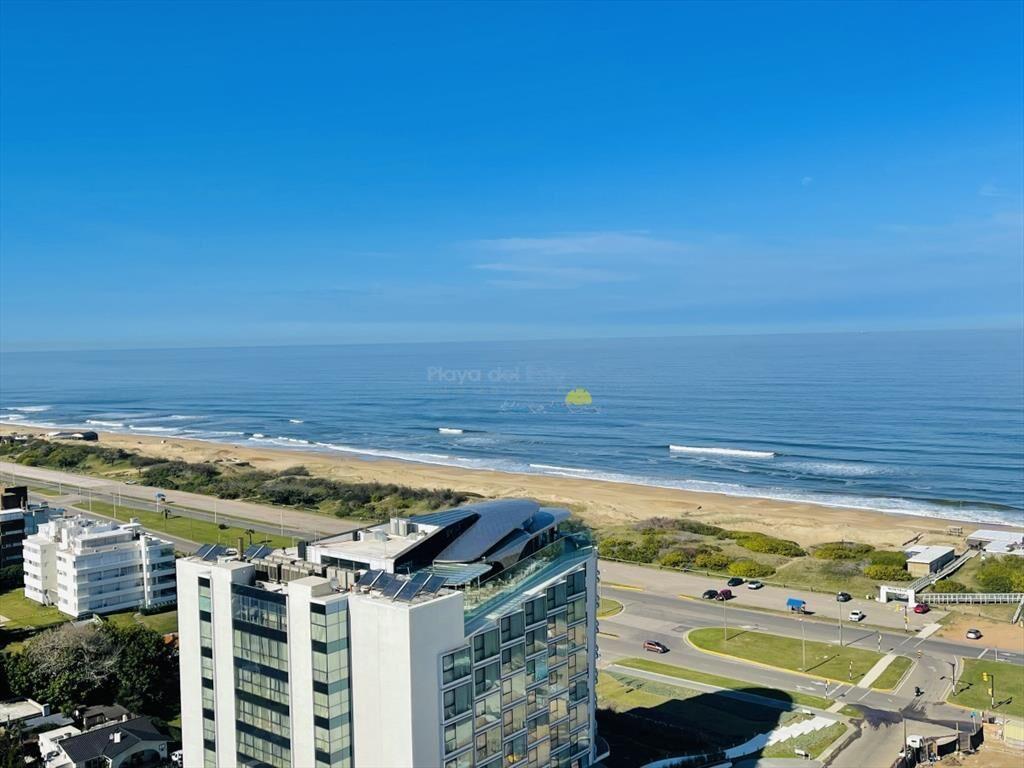 Apartamento con Vista al Mar de 3 Dormitorios y +