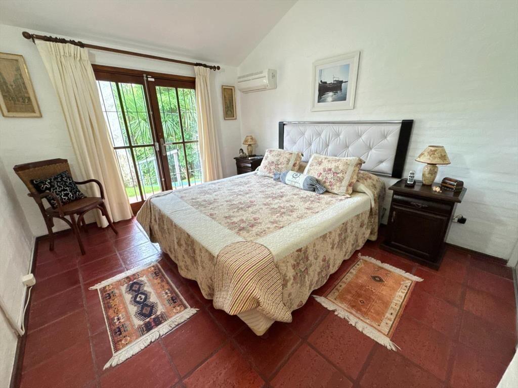 Venta de Hermosa Casa en San Rafael: Gran Jardín, Piscina y