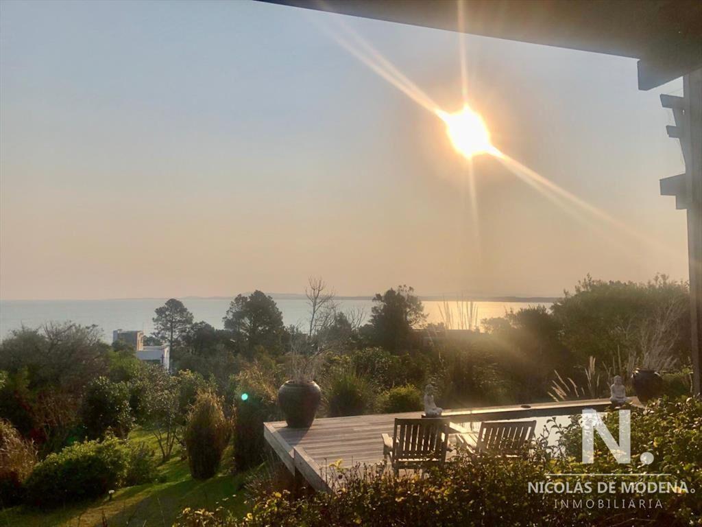 Hermosa Casa en Punta Ballena, con Excepcional vista al mar