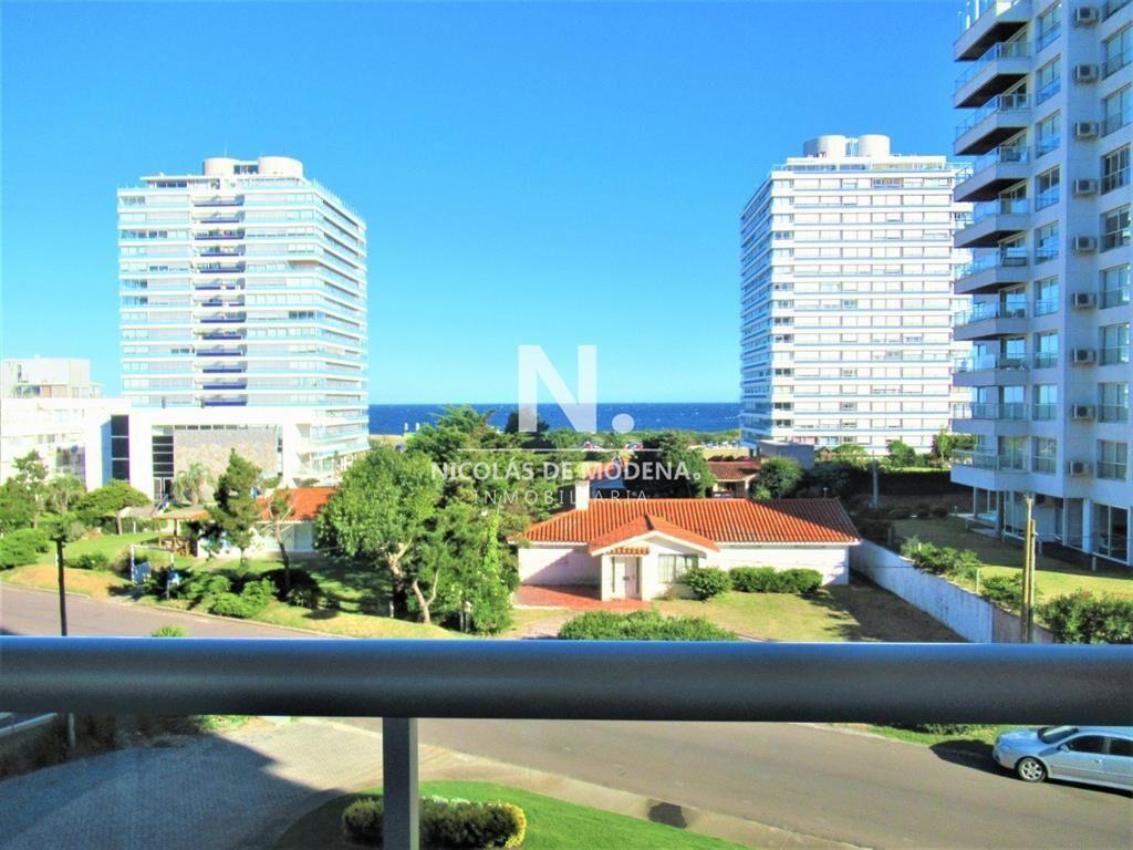 En venta apartamento de 3 dormitorios en suite en