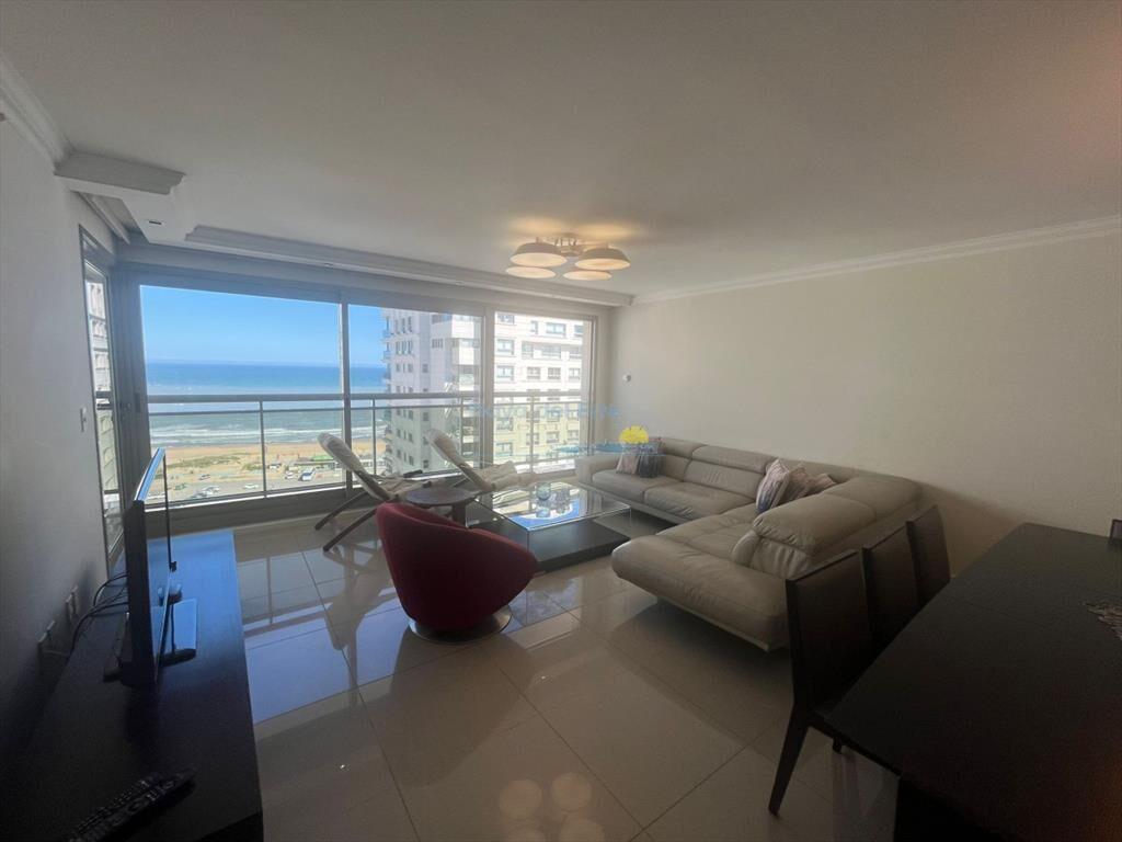 Apartamento en Venta de 3 dormitorios en Punta ,