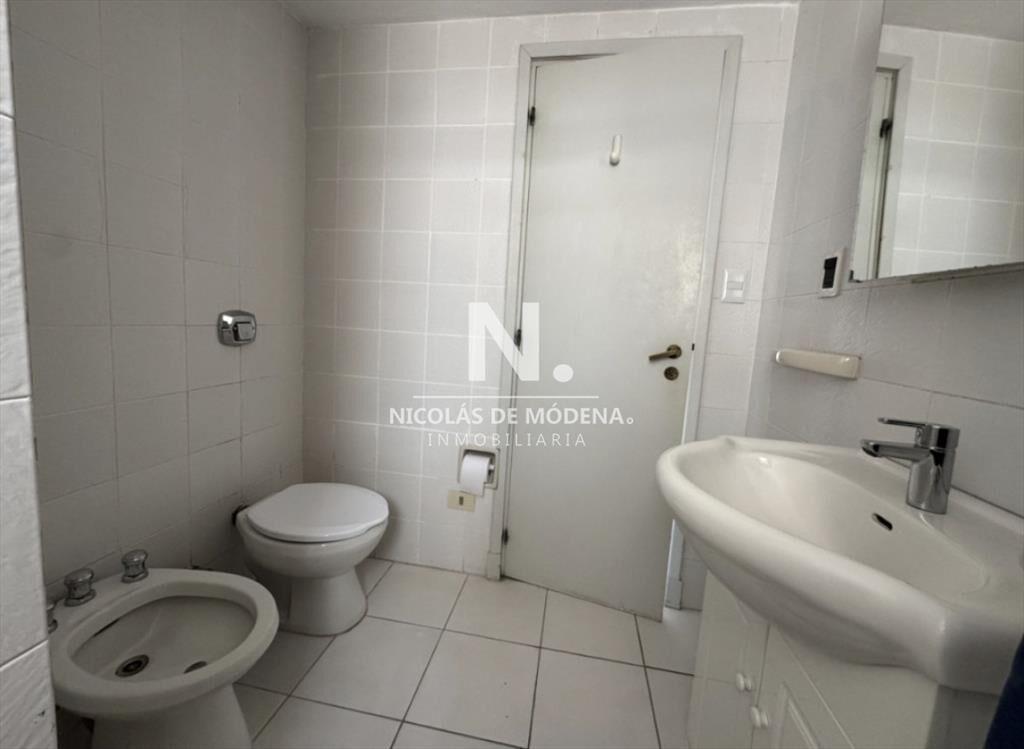 En venta apartamento de 3 dormitorios en Punta
