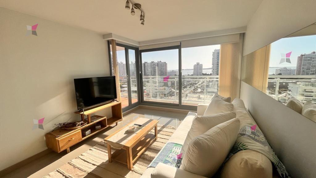 VENTA APARTAMENTO 2 DORMITORIOS 2 BAÑOS EDIFICIO