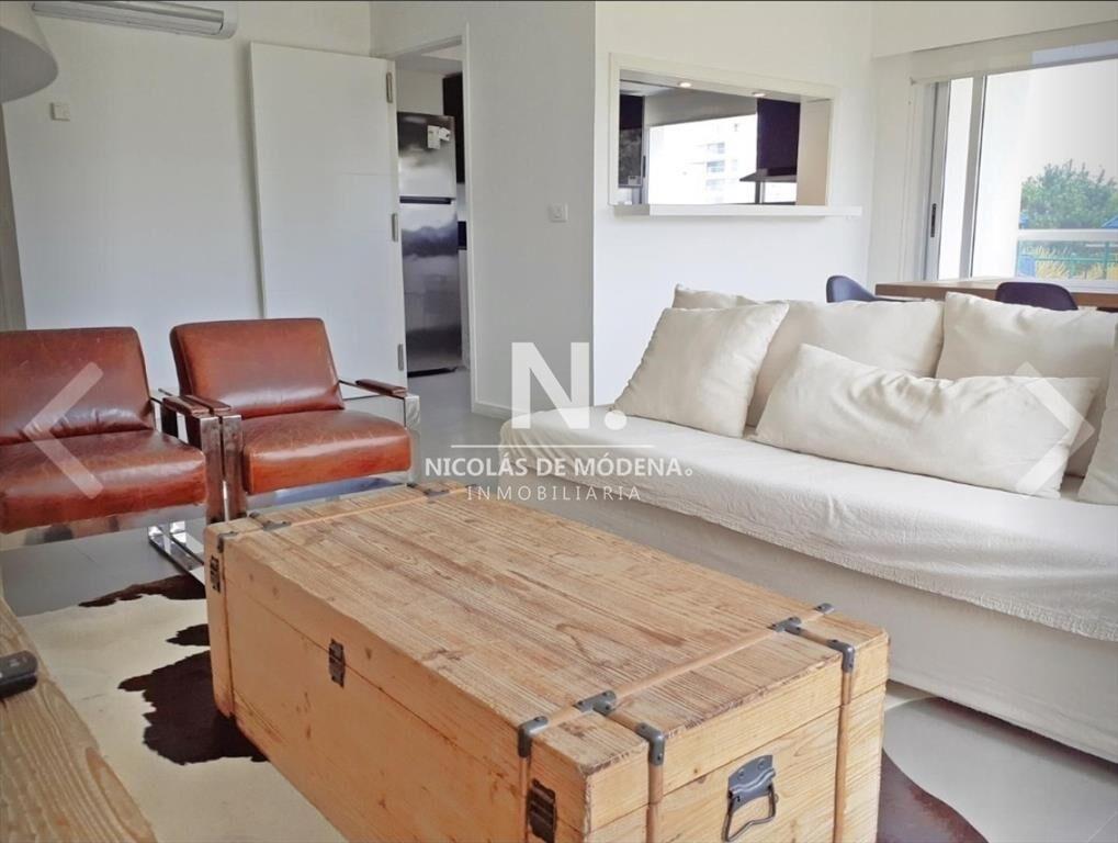 En venta apartamento de 2 dormitorios en Brava,