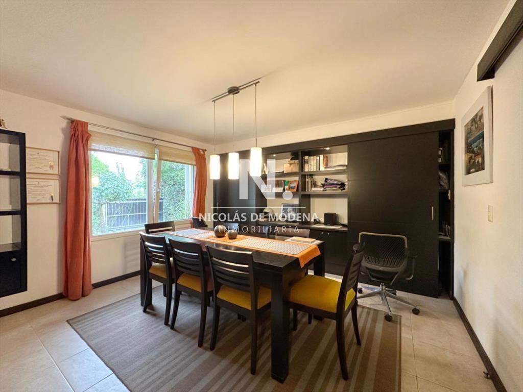 Vende impecable casa de 2 plantas, de 3 en de del