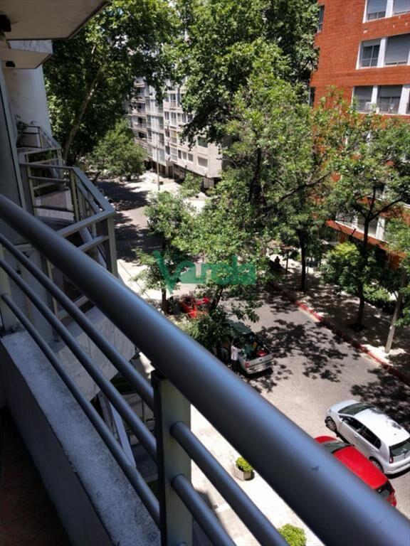 Alquiler Pocitos, Rambla, apartamento con terraza