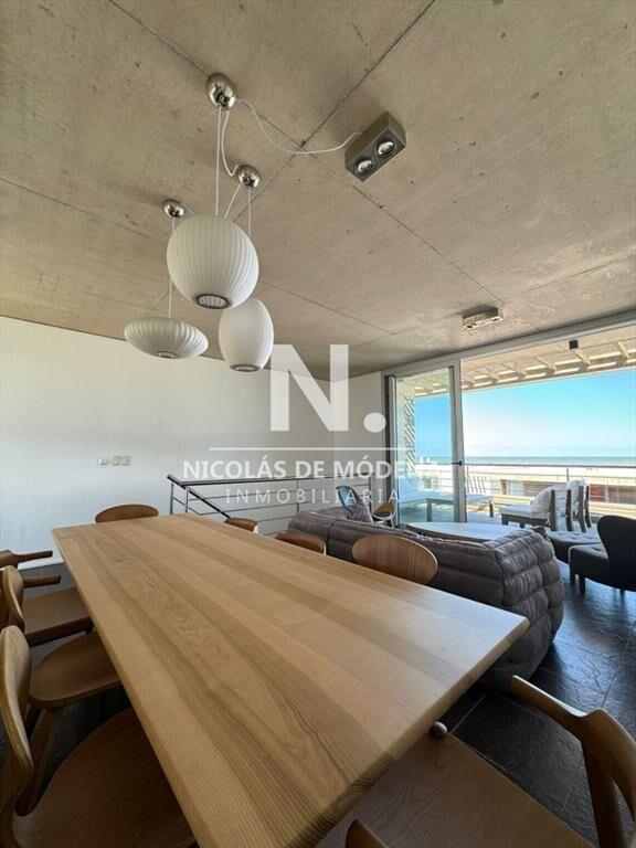 DUPLEX DE TRES PLANTAS CON VISTA AL MAR EN MONTOYA