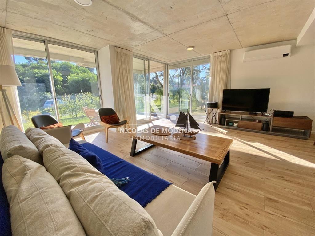 Vende impecable apartamento de 2 dormitorios en