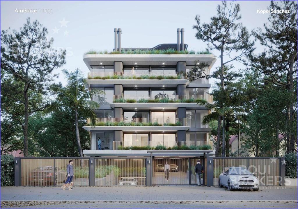 Apartamento de tres dormitorios en venta en Parque Miramar