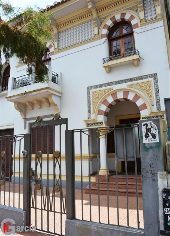 Pocitos Alquiler excelente casa de 6 ambientes 4 baños gara