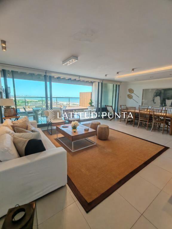 Apartamento 2 dormitorios en suite. Punta Ballena