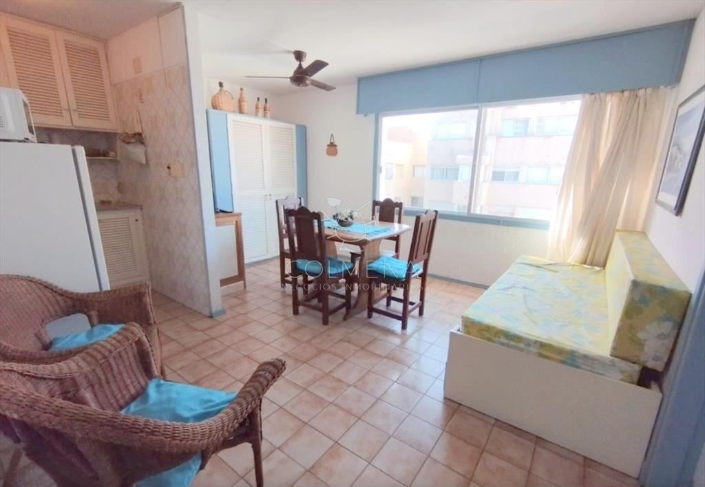 Apartamento en Peninsula a 2 de la playa brava y