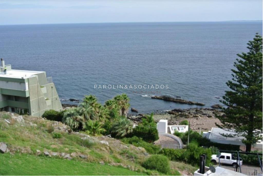 Venta de hermosa casa en punta ballena con la