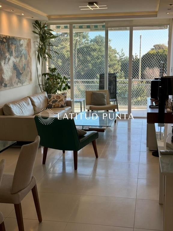 Apartamento de 2 dormitorios frente al mar