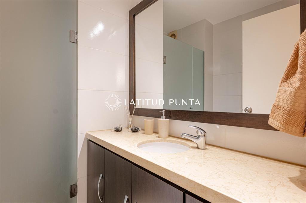 Apartamento en Mansa, 3 dormitorios y parrillero