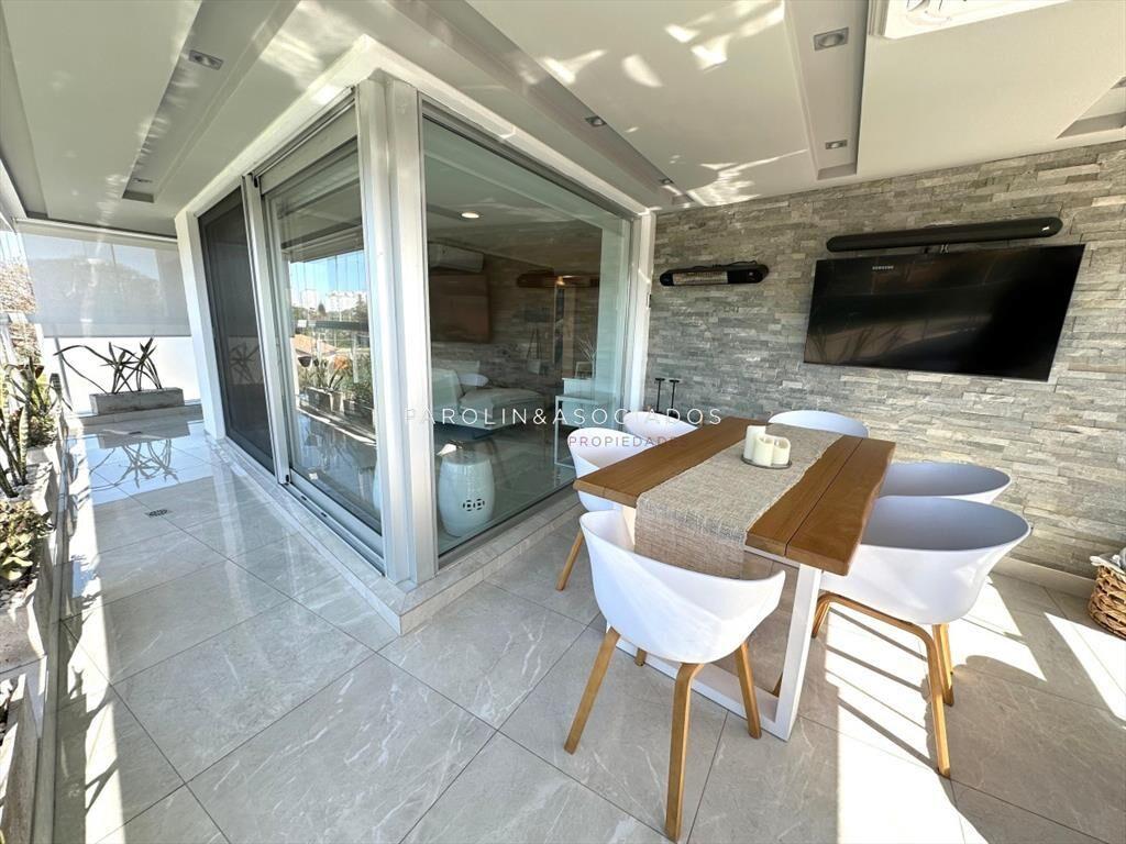 Apartamento en venta de 2 dormitorios en edificio