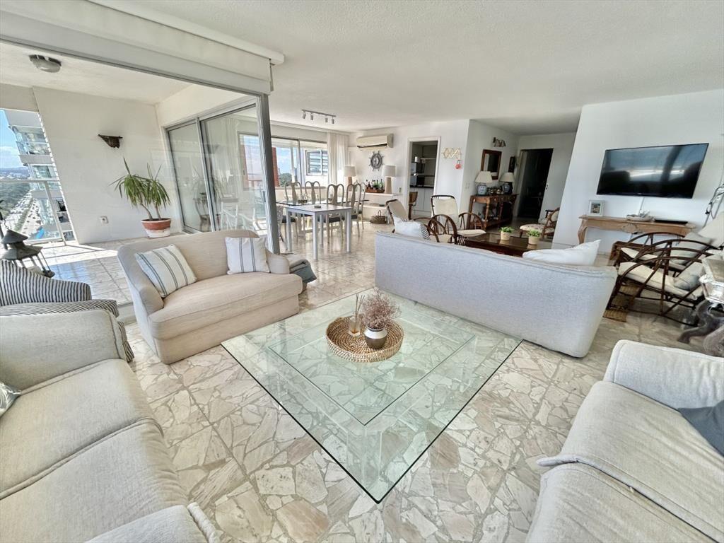 VENTA APARTAMENTO 3 DORMITORIOS MAS DEPENDENCIA EDIFICIO IM