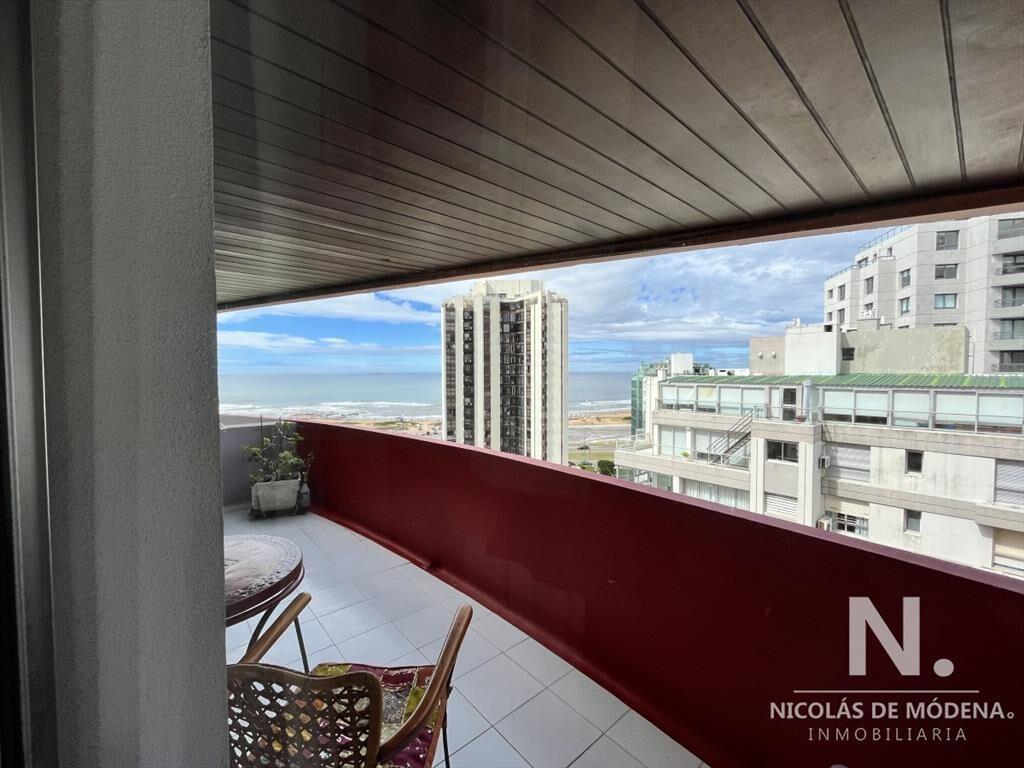 edificio en zona brava, muy cerca de la peninsula. 2 dormit