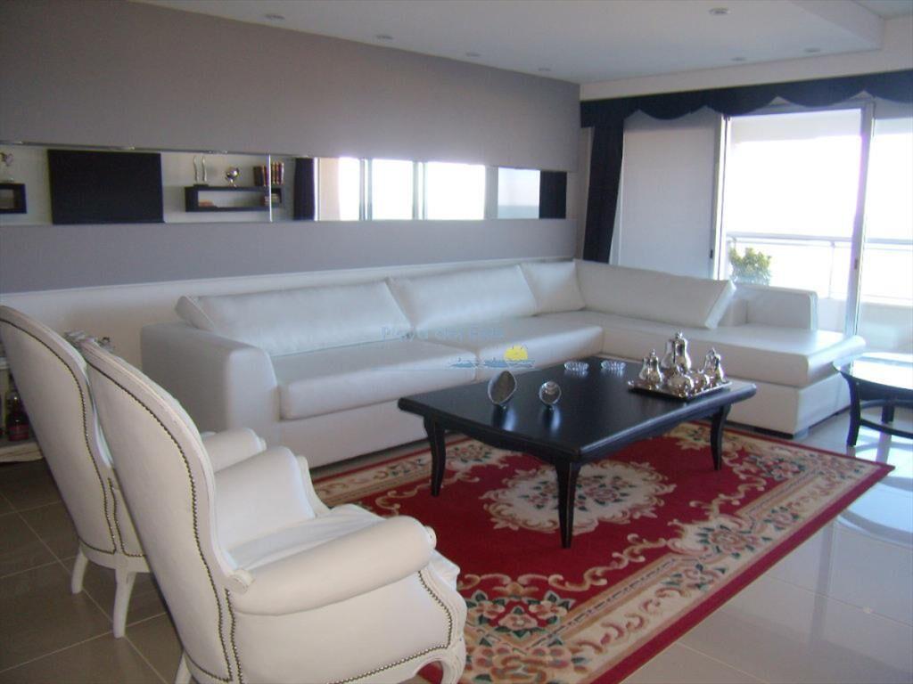Apartamento en Brava, 3 dormitorios *