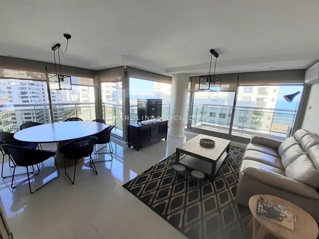 Apartamento en venta en Torre Imperial III, Punta del Este.