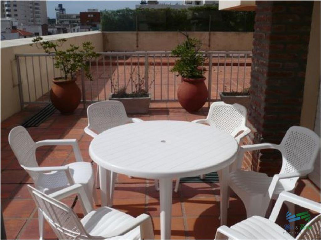 En venta, torre con todos los servicios a una del