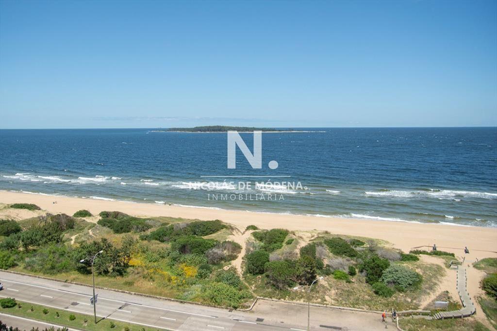 Departamento de 3 suites en Alquiler frente al mar. Venetia
