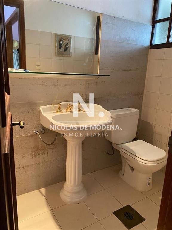Vende impecable casa de 4 dormitorios en Brava