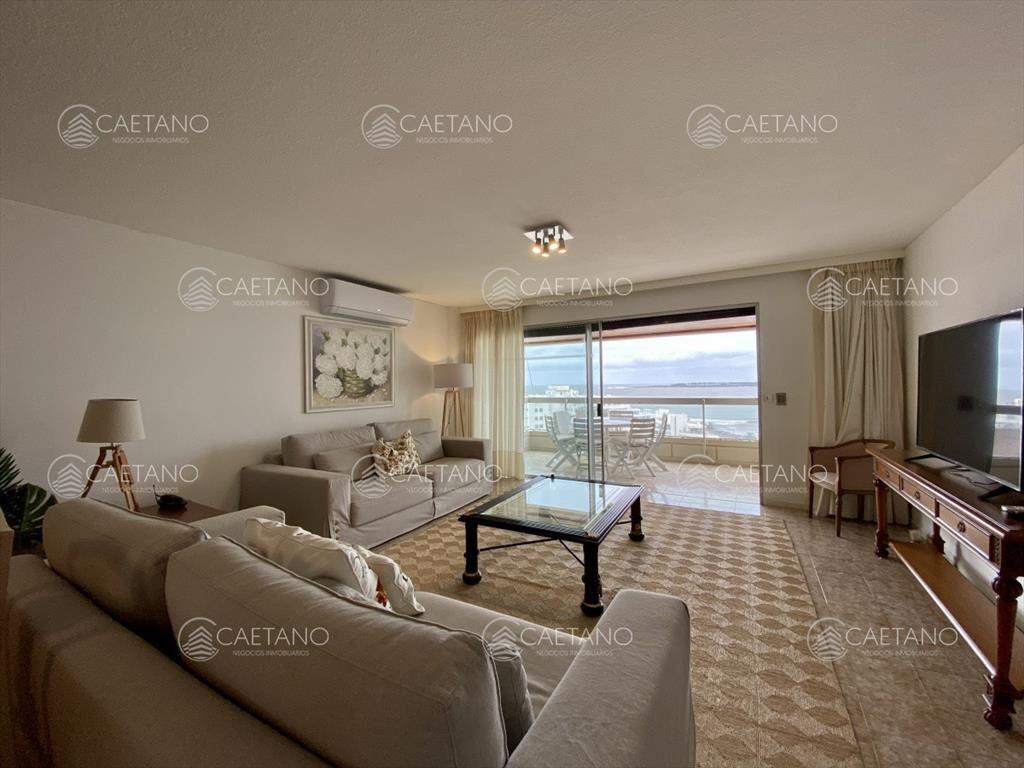 Venta apartamento 3 dormitorios. Playa mansa, del