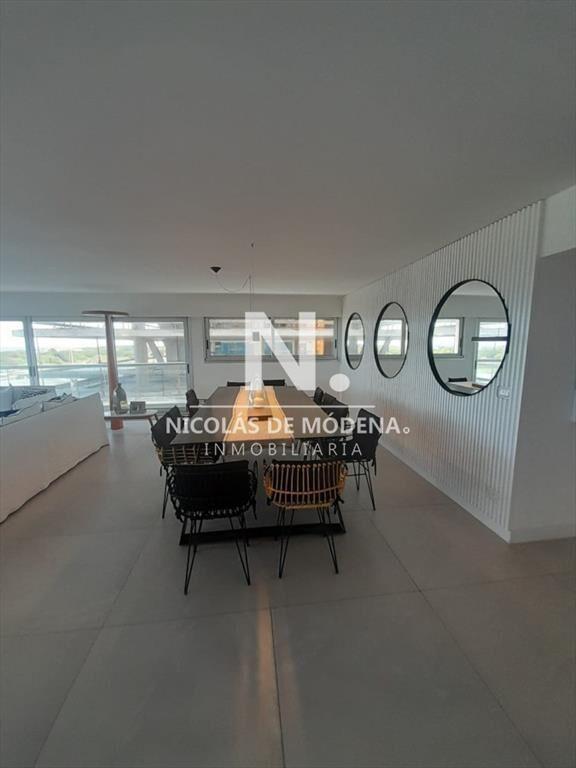 Apartamento de 3 dormitorios en Silente , Punta ,