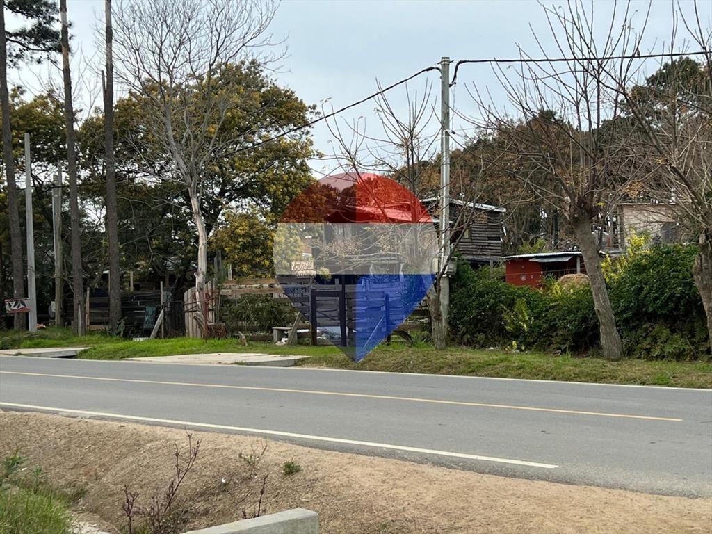 VENTA DE TERRENO CON MEJORAS EN MARINDIA