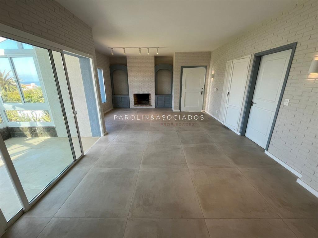 Chalet en PenÃnsula en venta, de 4 dormitorios.