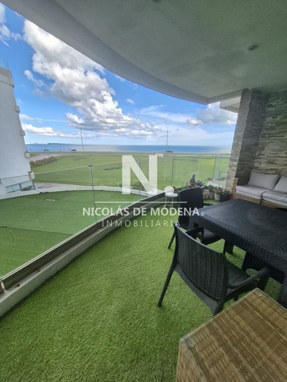 Apartamento en venta primera linea Playa Mansa Punta del Es