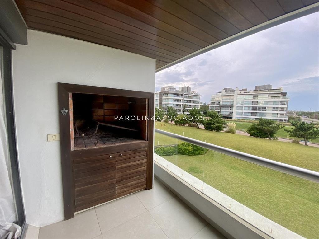 Apartamento en venta de 3 dormitorios en Playa