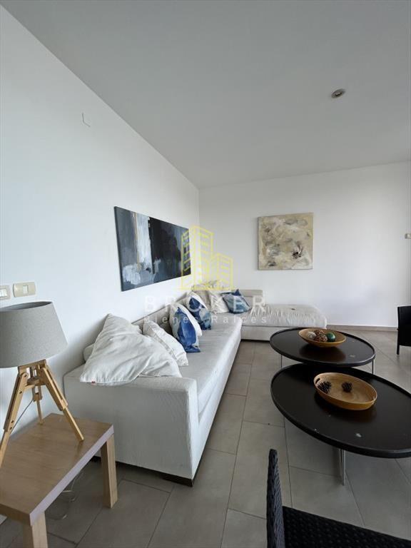 Venta de espectacular apartamento de 3 dorm. en .