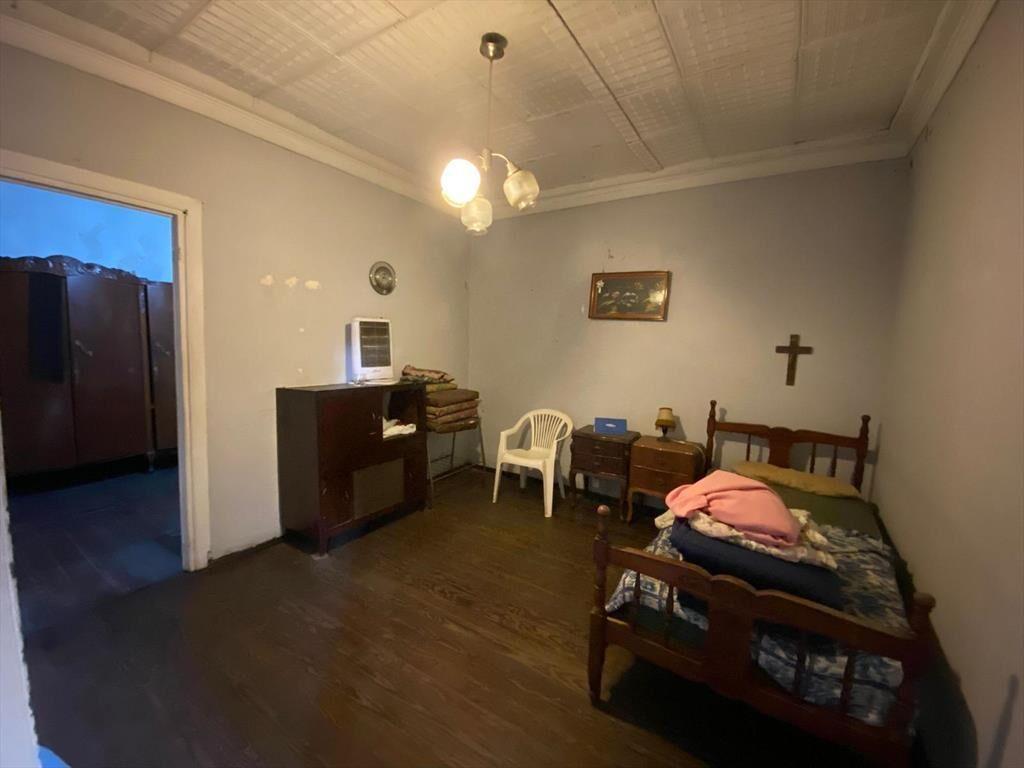 Venta apartamento de 4 dormitorios y 2 locales comerciales