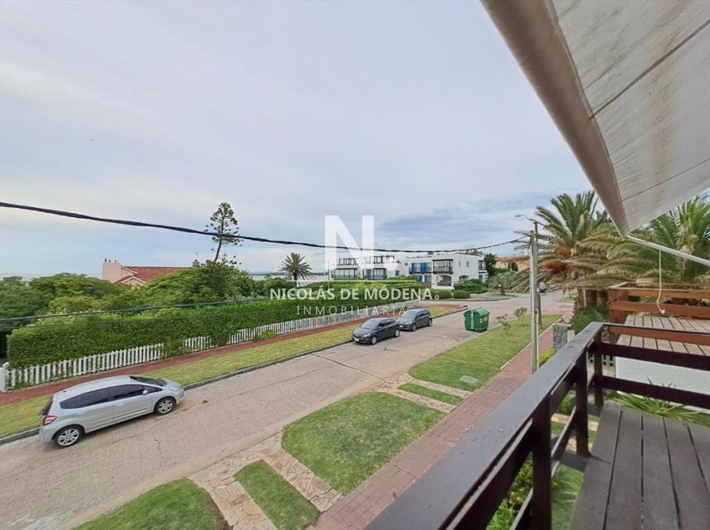 Hermoso apartamento en 2 plantas con vista al mar
