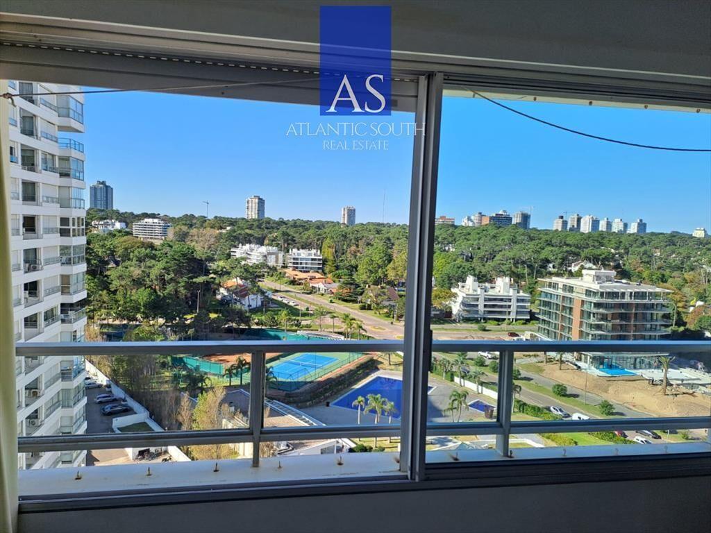 Apartamento 2 dormitorios y medio primera línea