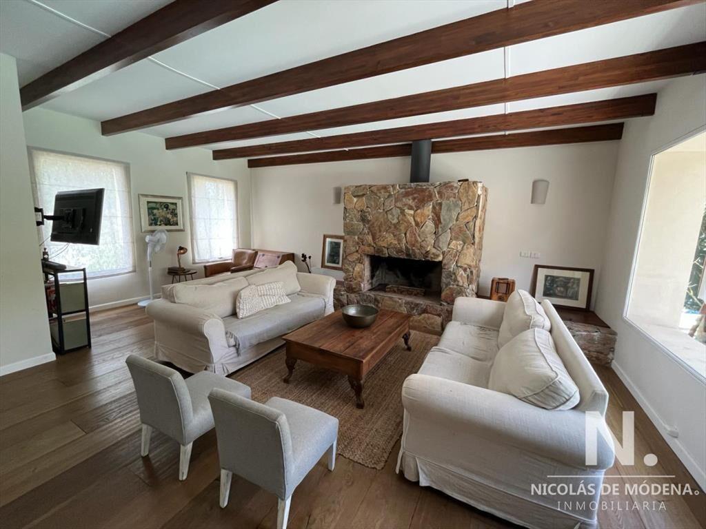 Casa en Venta de 4 dormitorios en Barrio Privado La Arbolad