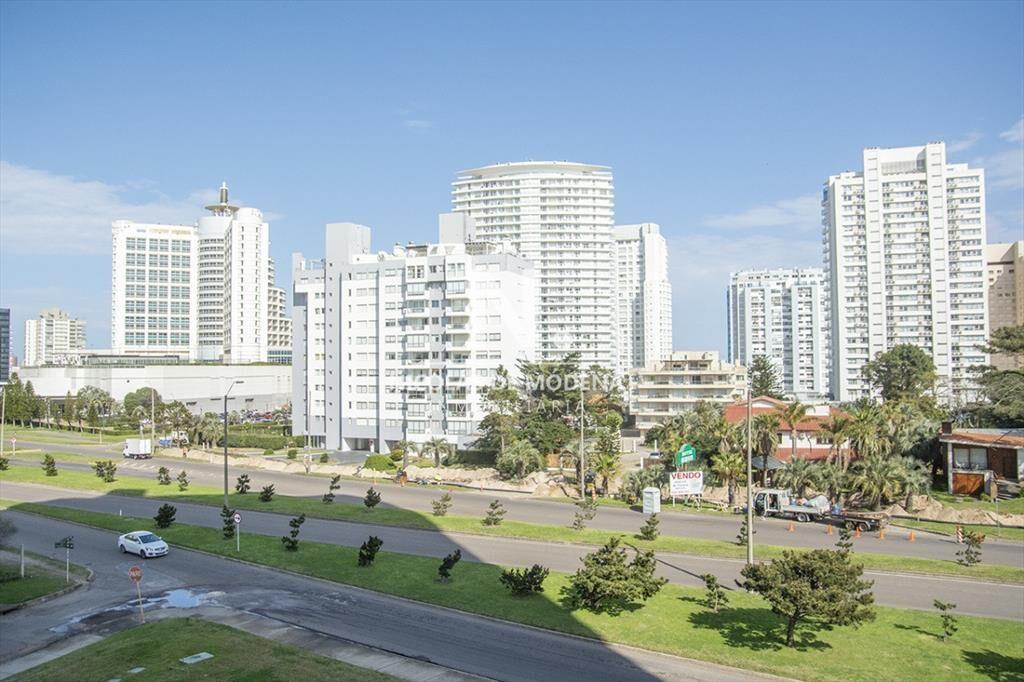 Departamento de 2 dormitorios en venta en torre moderna a m