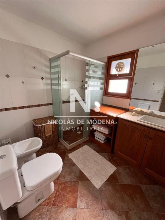 Vende espectacular casa con 3 dormitorios, y en