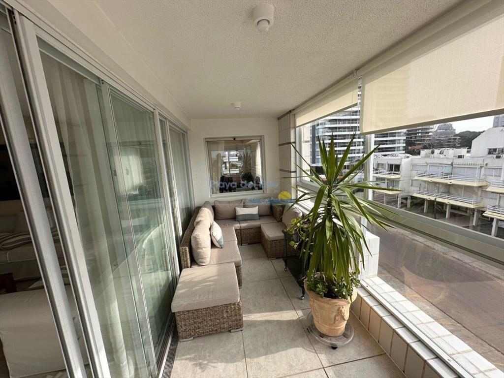 Apartamento en Alquiler de 3 dormitorios en Punta