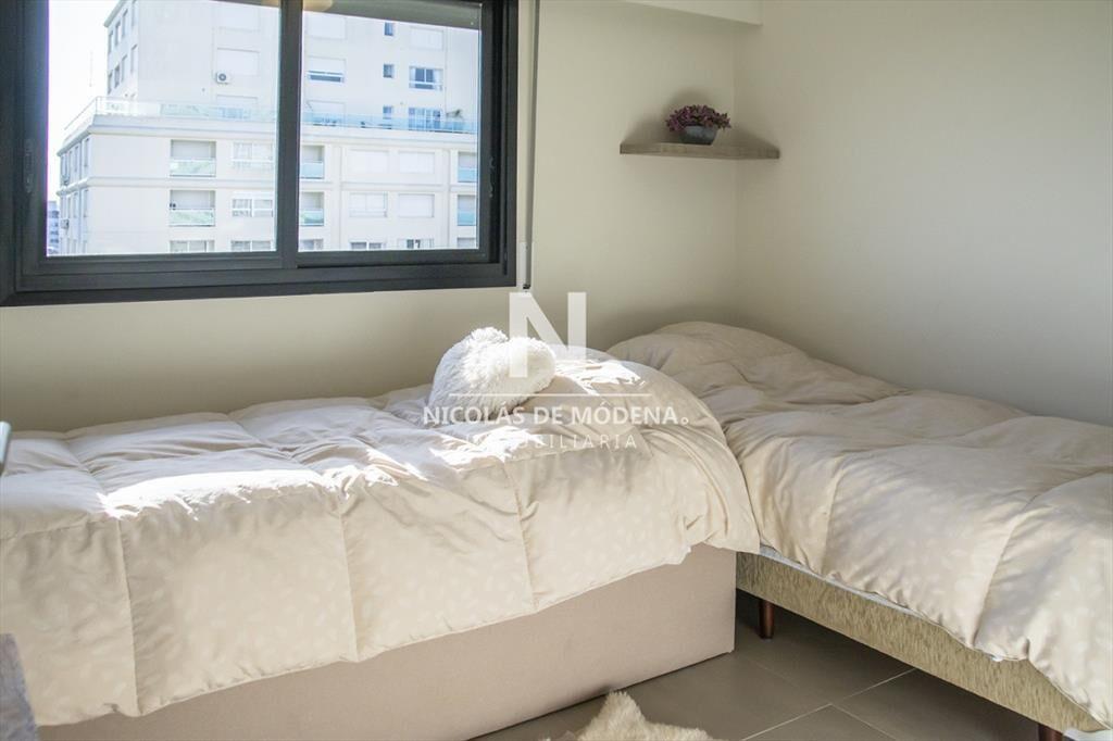 Apartamento en Venta de 2 dormitorios en Av. del