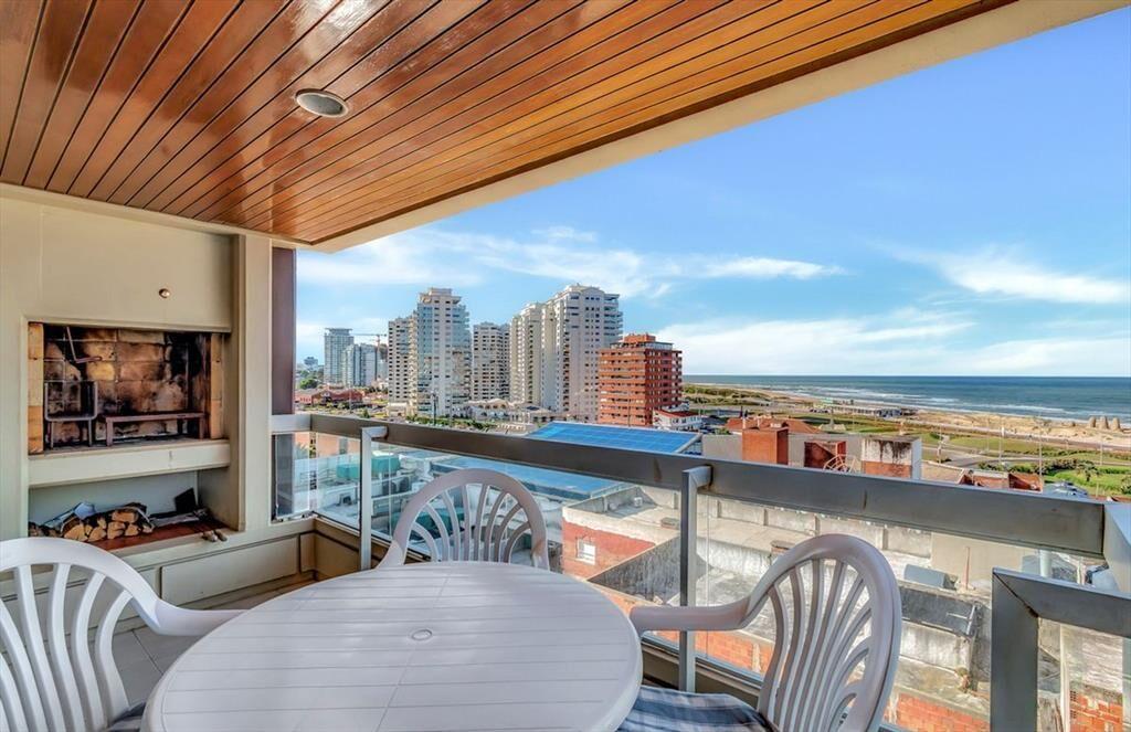 DEPARTAMENTO EN VENTA FRENTE AL MAR PARADA 1 MANSA